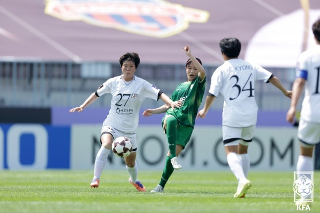 Imagen del partido de la final de la Liga de Campeones Femenina de la AFC (AWCL) de la temporada 2025-2026 entre el Tokyo Verdy y el equipo de fútbol femenino de la región natal del norte, disputado el 23 en el Estadio General de Suwon. /Foto=Proporcionado por la Asociación de Fútbol de Corea