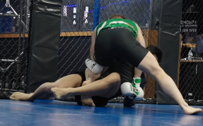 Conor McGregor sparring with Kim Dong-hyun. /Photo=Screenshot from Mami Kim's YouTube