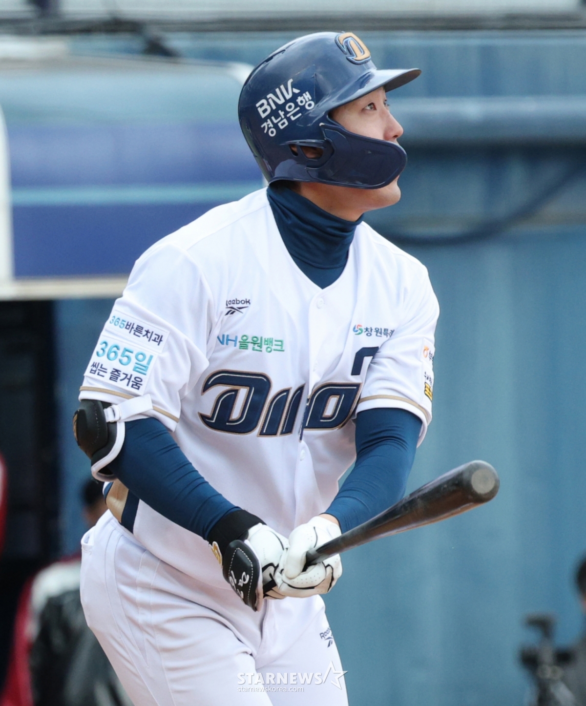 The 2026 Shinhan SOL Bank KBO League exhibition game between NC Dinos and LG Twins was held on the 13th at Masan Baseball Stadium in Changwon, Gyeongnam. NC's Do Tae-hoon is shown making a powerful hit. /Photo=Chief correspondent Kim Jin-kyung
