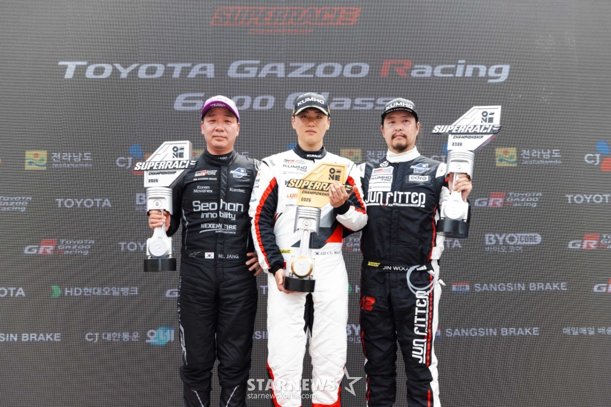 3-й раунд Kumho Tire... Достижение двойных опор на 1-м и 3-м местах / Фото предоставлено = Kumho Tire