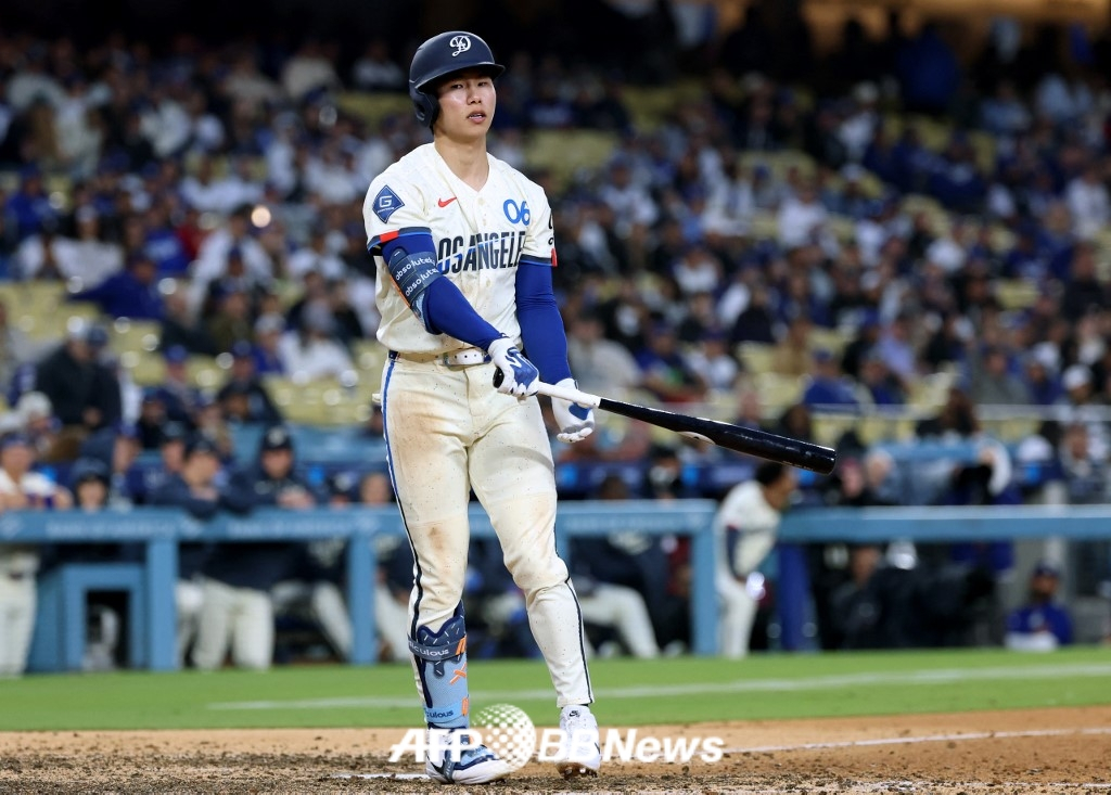 他就是洛杉矶道奇队的实用型选手金惠成。 =法新社BBNews=新闻1。