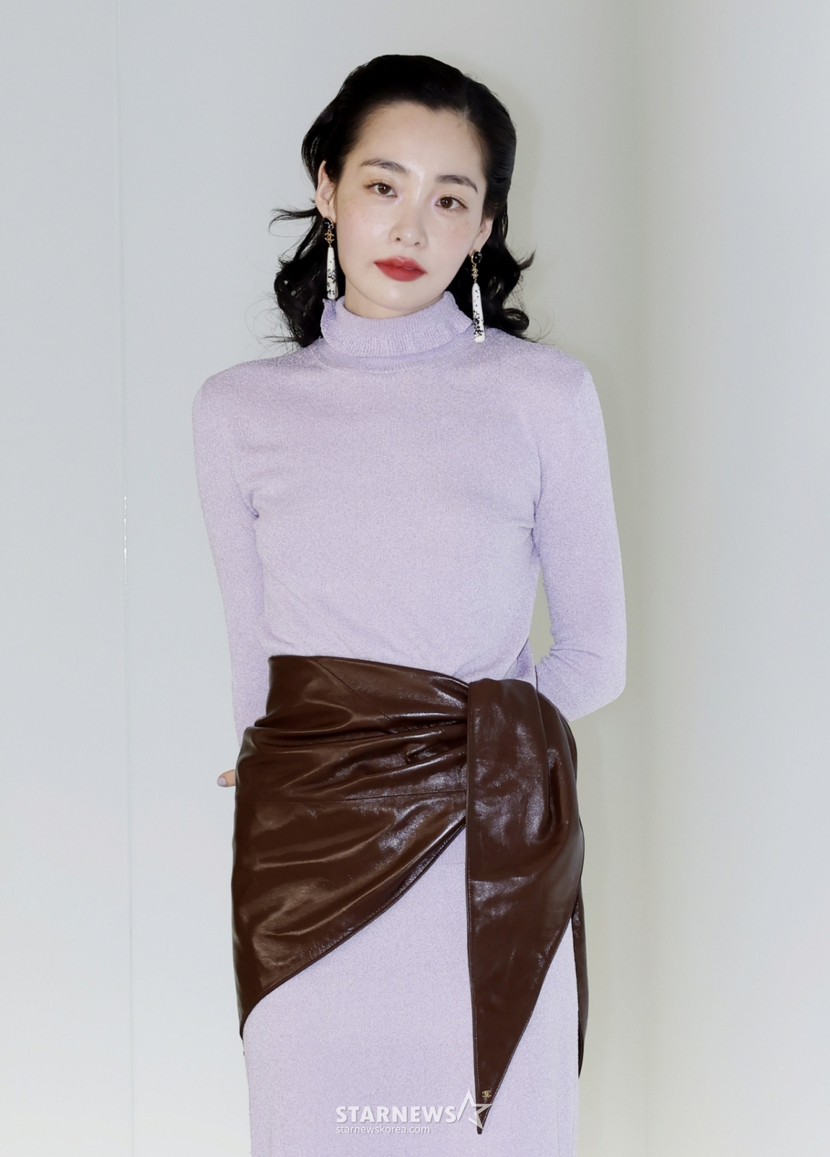 [Seúl=NEWSIS] Reportero Kim Hye-jin = La actriz Kim Min-ha posó la mañana del 26 en el Centro Pompidou Hanwha de Yeongdeungpo, Seúl, durante el evento fotográfico de la colección '2026 Haute Couture' de Chanel. 2026.05.26. jini@newsis.com /Foto=Kim Hye-jin