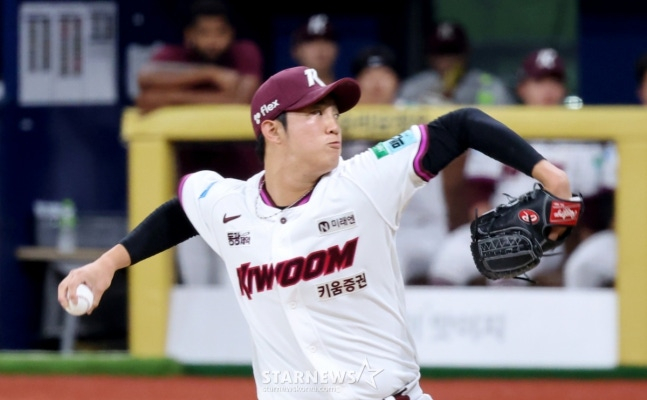 Kiwoom Heroes ace An Woo-jin starts and pitches in the 2026 KBO League Kiwoom Heroes vs. Kia Tigers game held at Gocheok Sky Dome on the 26th. /Photo=Senior reporter Kang Young-jo