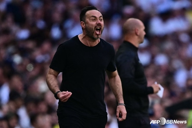 Manager Roberto De Zerbi. /AFPBBNews=NEWS1
