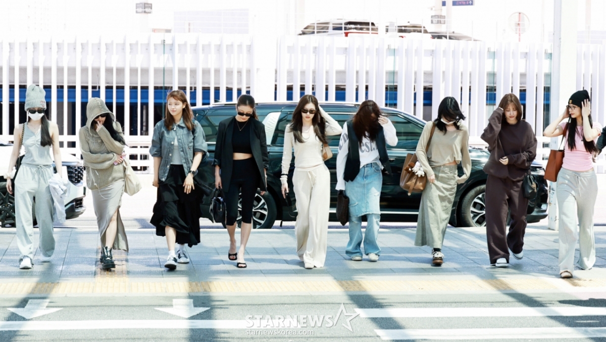 Members Dahyun, Chaeyoung, Jeongyeon, Jihyo, Sana, Nayeon, Mina, Momo, and Tzuyu of the group TWICE departed through Incheon International Airport on the morning of the 8th for their European tour. 2026.05.08 /Photo=Senior reporter Im Seong-gyun tjdrbs23@