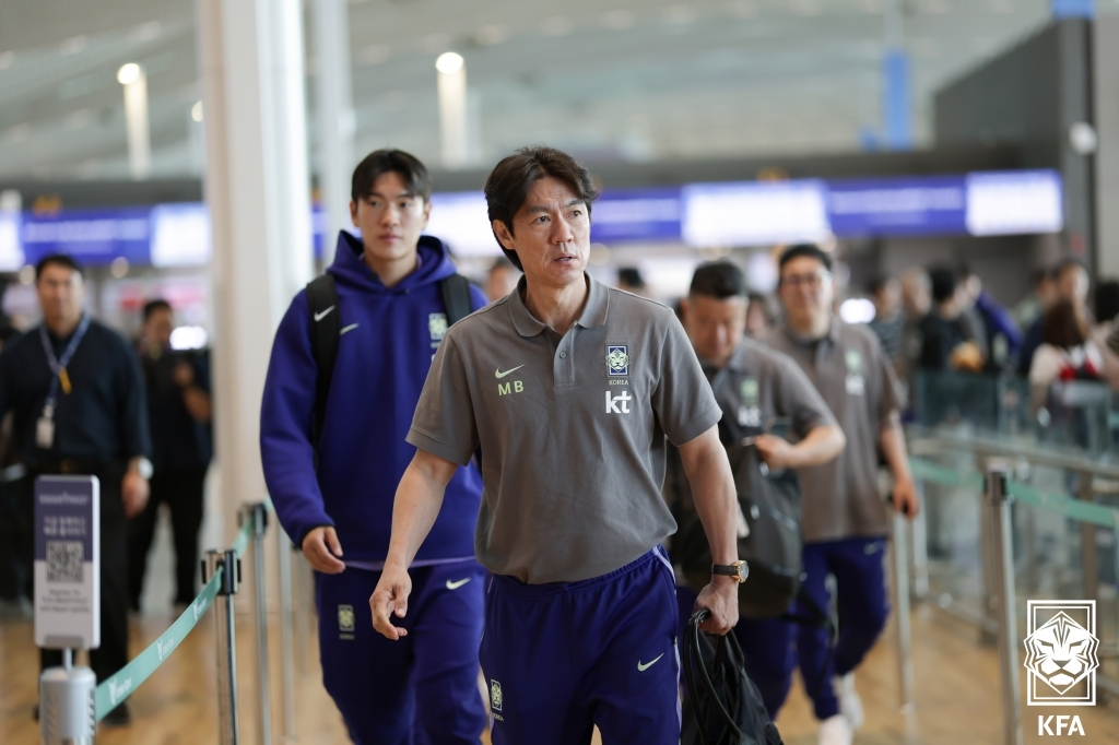 Hong Myung-bo, head coach of the South Korean national football team, departed on the 18th. /Photo=Korea Football Association