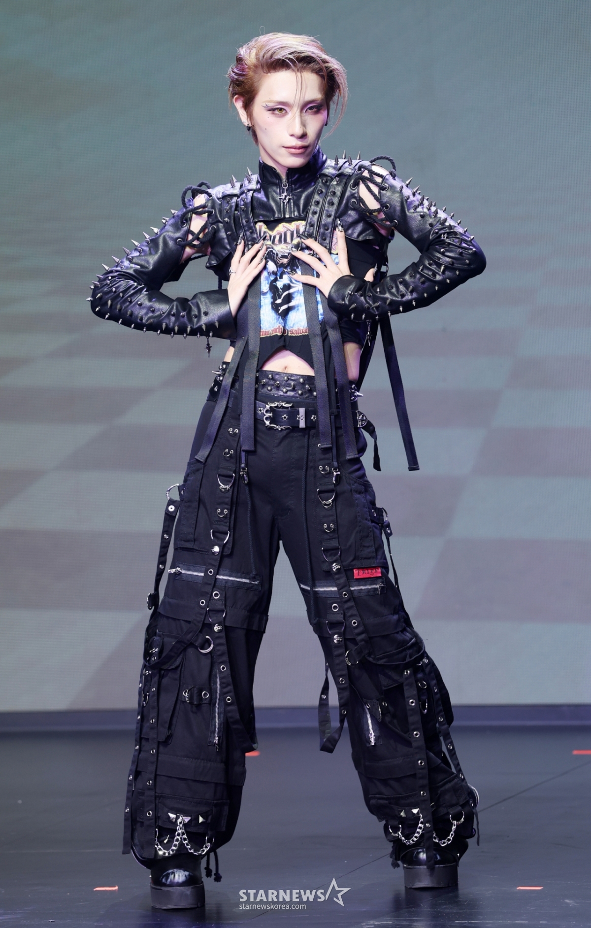 Haru de XLOV posa durante el showcase conmemorativo del lanzamiento de su segundo miniálbum 'I, GOD', celebrado el 27 en el Gavbin Art Hall del distrito de Gangnam, Seúl. /2026.05.27 /Foto=Kim Hwi-seon hwijpg@