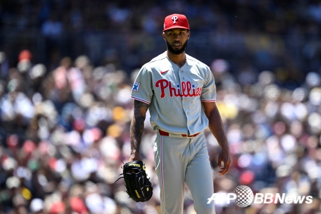Christopher Sanchez of Philadelphia pitched brilliantly on the 28th (Korea time) in a road game against San Diego during the 2026 MLB regular season. /AFPBBNews=NEWS1