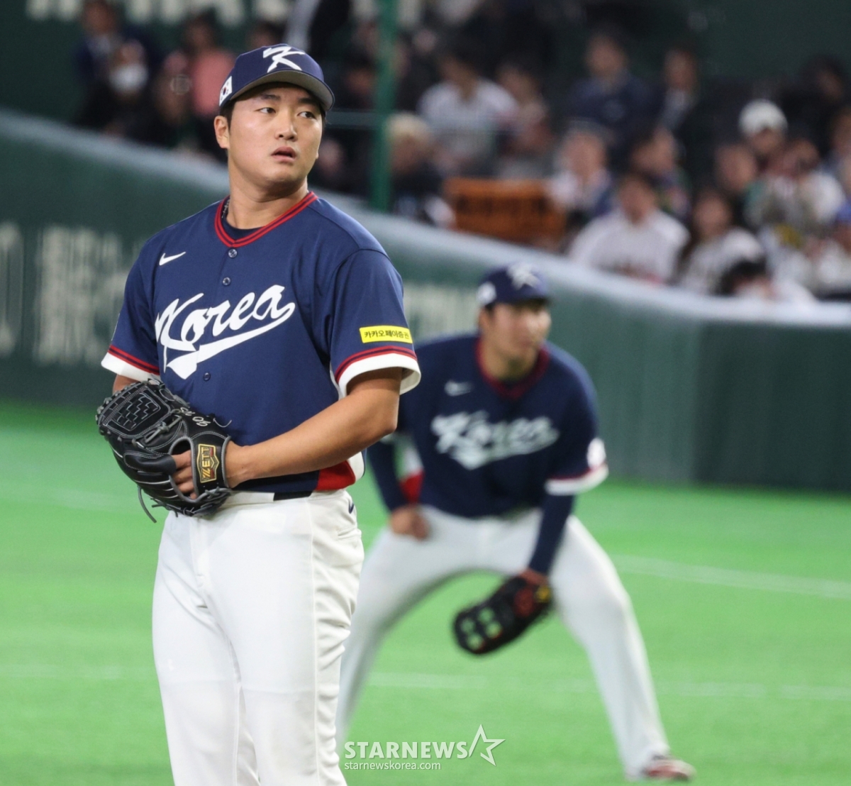 Ko Woo-seok prepares to pitch during the 2026 WBC Tokyo Pool match against Japan at Tokyo Dome on March 7. /Photo=Senior reporter Kang Young-jo