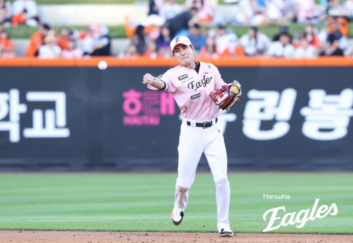 On the 29th, during the Daejeon SSG Landers-Hanwha Eagles game. Sim Woo-jun in action. /Photo=Hanwha Eagles