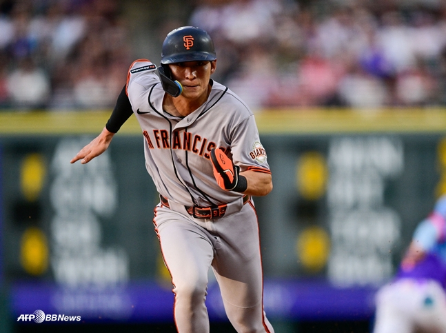 Lee Jung-hoo running the bases in his return game. /AFPBBNews=NEWS1