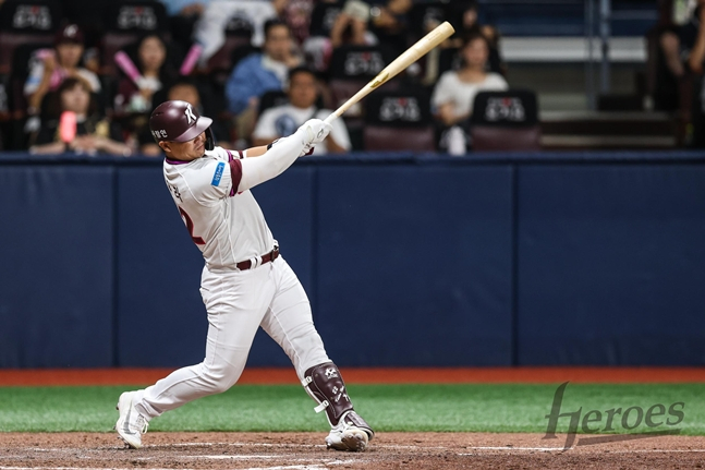 Hira's batting scene. /Photo=Kiwoom Heroes