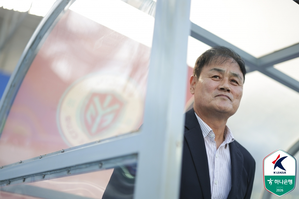 Choi Yun-kyeom, entrenador de Yongin FC. /foto=Federación Coreana de Fútbol Profesional