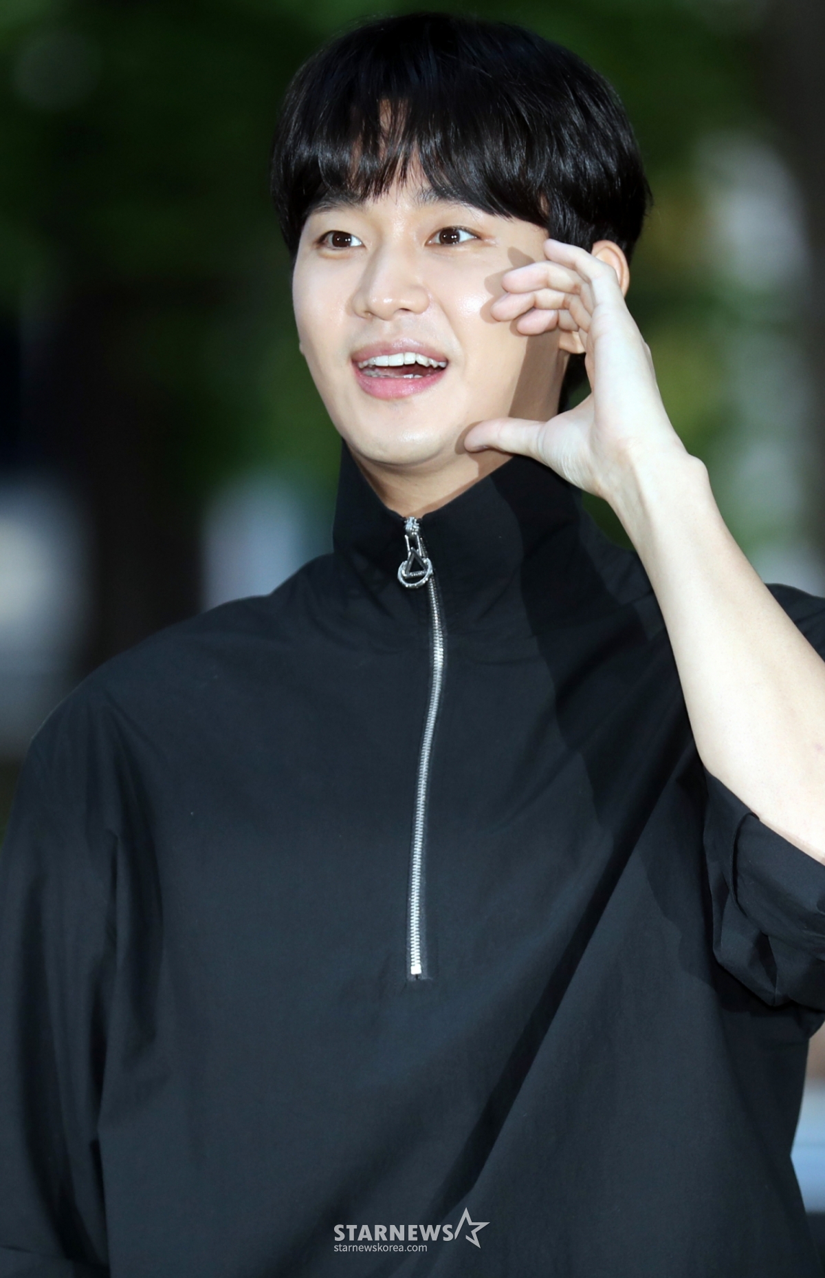 El actor Kim Soo-hyun asistió el 27 de 2024 por la tarde a la fiesta de clausura del drama de tvN «La Reina de las Lágrimas», celebrado en un restaurante de Yeouido, Seúl. / Foto=Im Seong-gyun