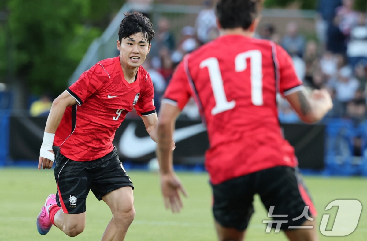 Lee Ki-hyeok (left) during the friendly match against Trinidad and Tobago at South Field of Brigham Young University in Provo, Utah, USA, on the 31st (Korea time). /Photo=NEWS1