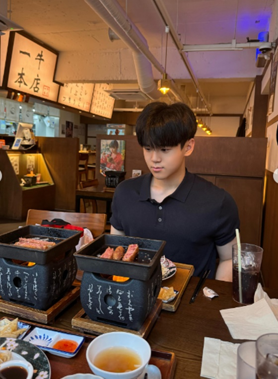 =照片=尹厚SNS。