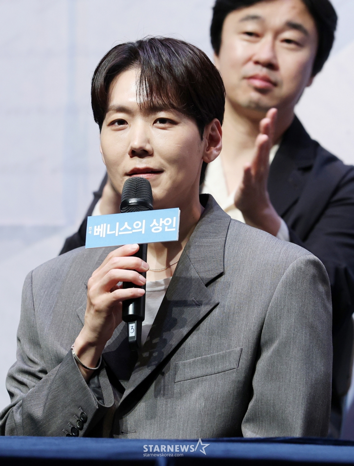 카이, 14년 만 결별 소식..자필로 전했다 "EMK엔터와 계약 종료"[전문]