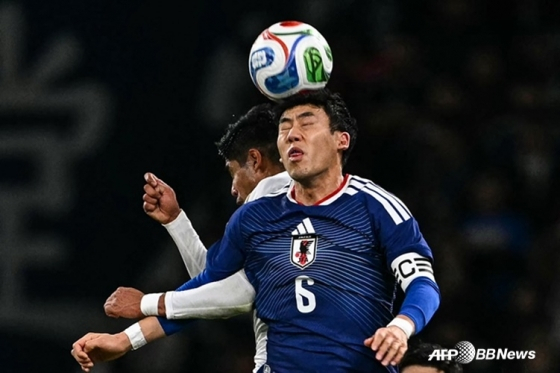 サッカー日本代表の主将、遠藤亘(6番)。 /AFPBBNews=ニュース1