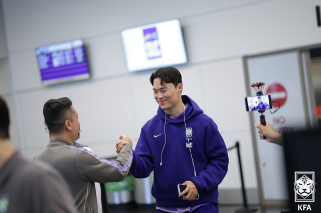 Oh Hyun-kyu (derecha). /Foto=Federación Coreana de Fútbol