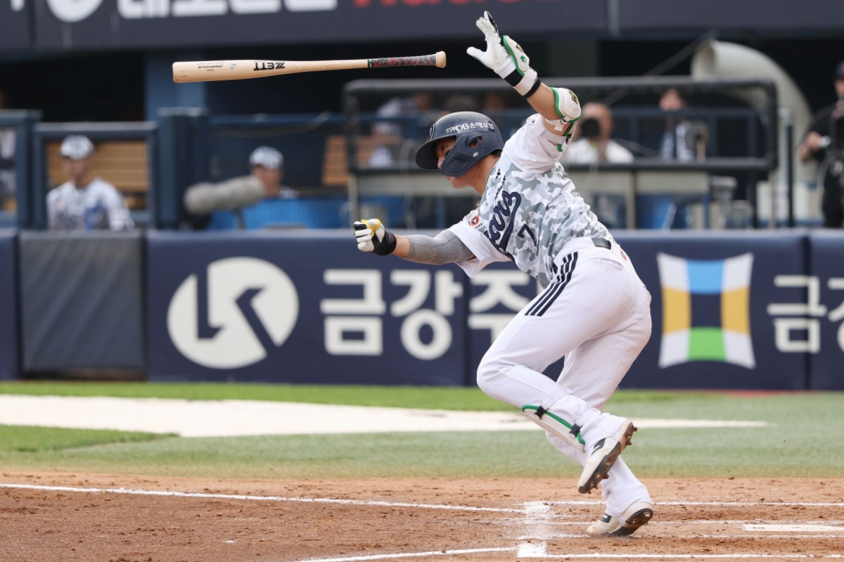 On the 3rd, Doosan Bears' Park Chan-ho was at bat. /Photo=Doosan Bears