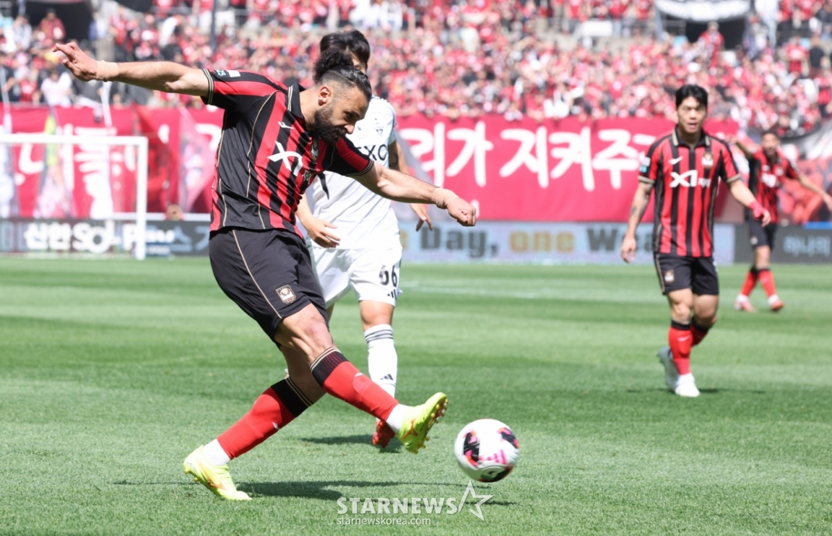FCソウルセンターバック·ヤザン。 /写真=キム·ジンギョン待機者