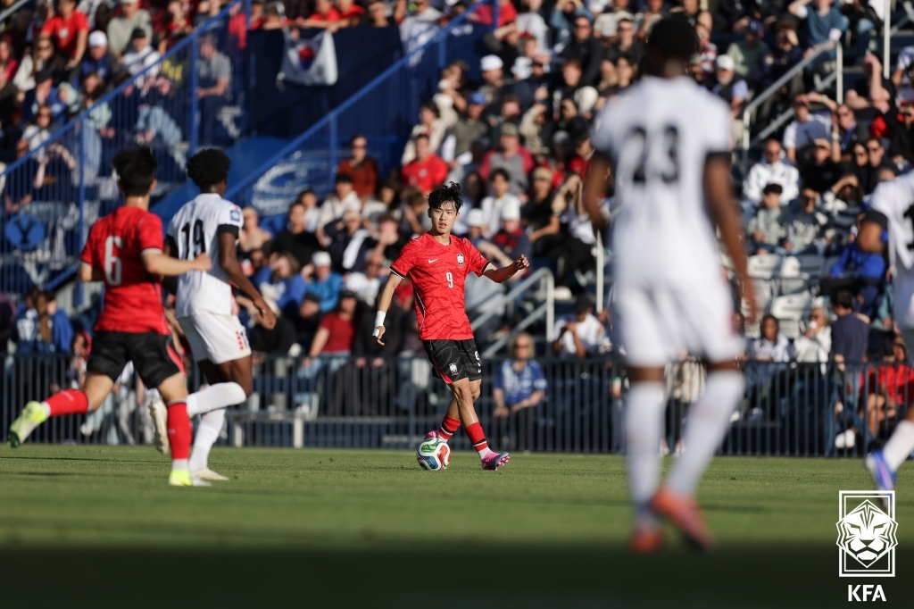 Lee Ki-hyeok, central de la selección de fútbol de la República de Corea. /Foto=Asociación de Fútbol de Corea