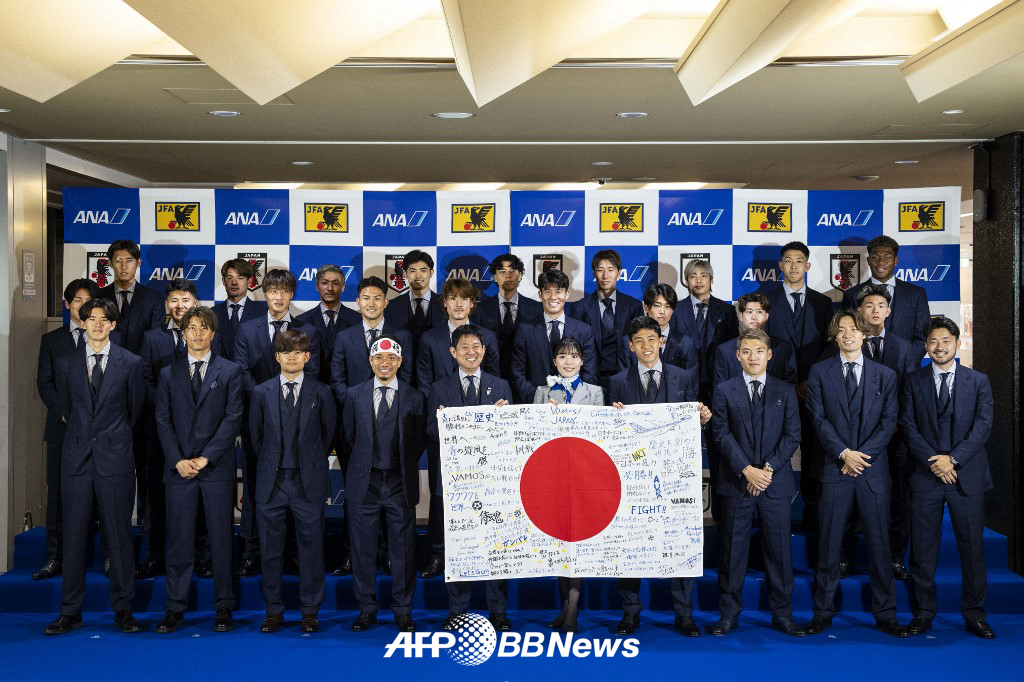 日本国家足球队。 =法新社BBNews=新闻1。