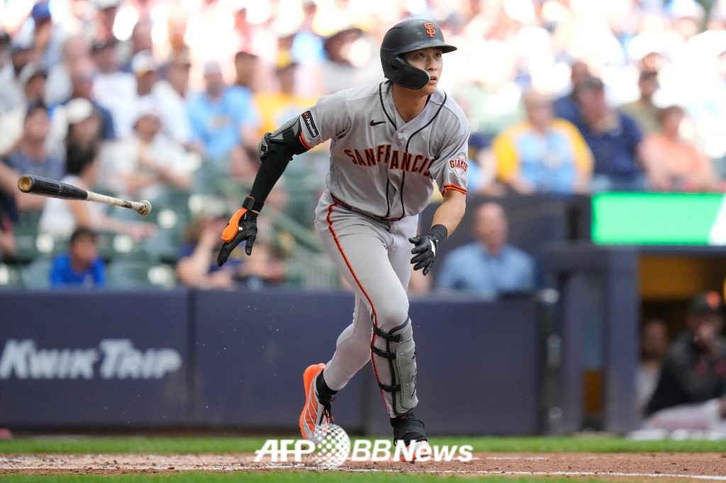 Imagen del jardinero de los San Francisco Giants Lee Jung-hoo el 5 (hora de Corea). /AFPBBNews=NEWS1