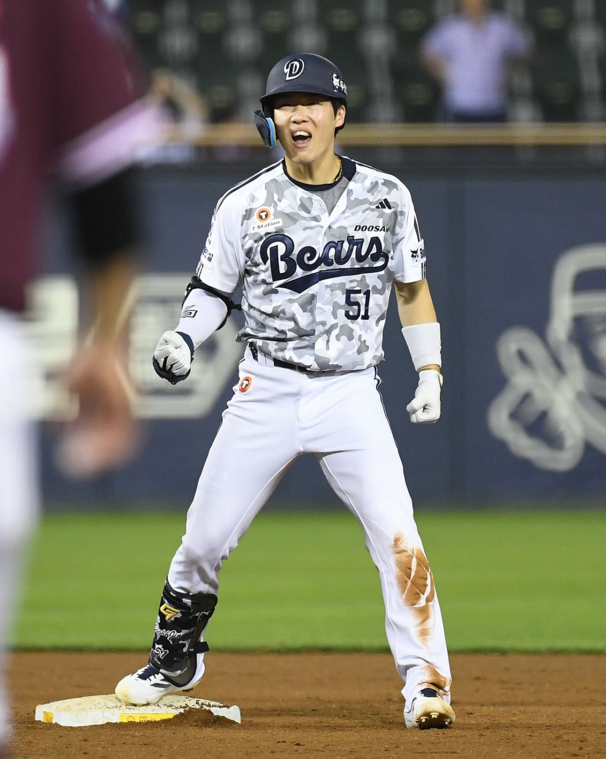 Trợ lý huấn luyện viên Doosan Bears. /Ảnh = Doosan Bears cung cấp