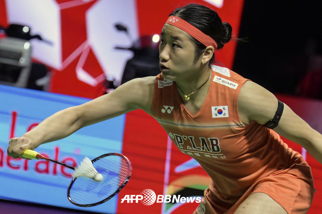 アン6日（韓国時間）、インドネシア·ジャカルタで行われた2026世界バドミントン連盟（BWF）ワールドツアー·スーパー1000インドネシアオープン4強（準決勝）で、チョン·ウィペイと激突したアン·セヨン。 /AFPBBNews=ニュース1