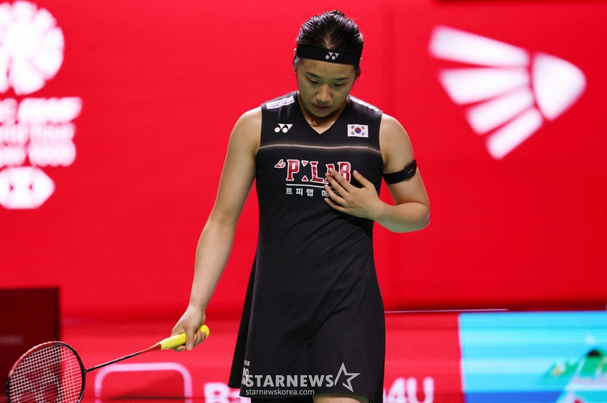 An Se-young compite contra Akane Yamaguchi en la final del Abierto de Indonesia 2026, torneo de la categoría Super 1000 del Circuito Mundial de la Federación Mundial de Bádminton (BWF), celebrado el día 7 en Yakarta, Indonesia. /Foto=Reuters=NEWS1