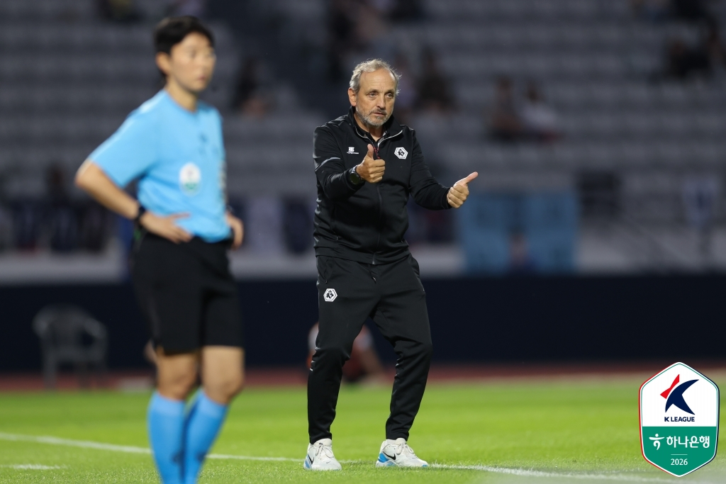 Luis Quinto, Cheongju manager. /Photo=Korea Professional Football League