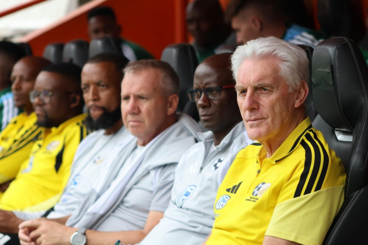 Hugo Broos (right), head coach of the South Africa national football team. /Photo=Screenshot from the South African Football Association website