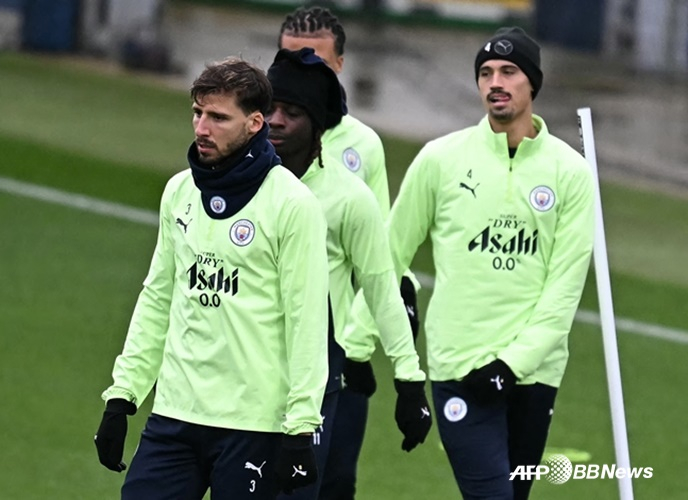 Hugo Dias (izquierda) durante el entrenamiento del equipo. /Foto=AFPBBNews=News1