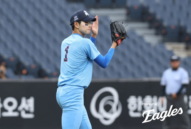 釜山(プサン)高校のハ·ヒョンスンが8日、大田(テジョン)ハンファ生命ボールパークで行われた第4回ハンファイーグルス杯高校-大学オールスター戦で投手として登板した。 /写真=ハンファ·イーグルス提供