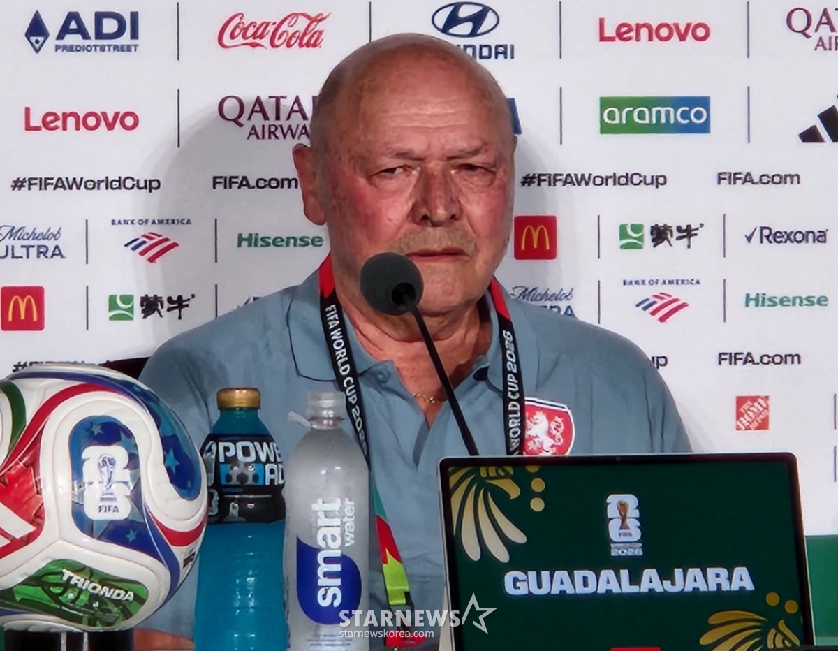 Miroslav Koubek, head coach of the Czech national team. /Photo=Reporter Park Geon-do