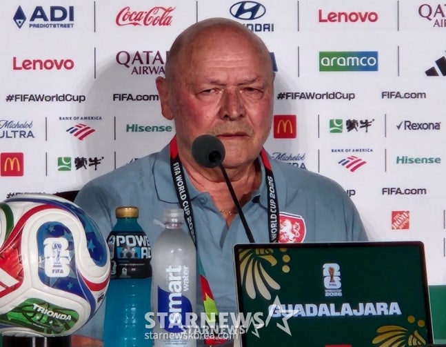 Miroslav Koubek, entrenador de la selección de la República Checa. /Foto=reportero Park Geon-do