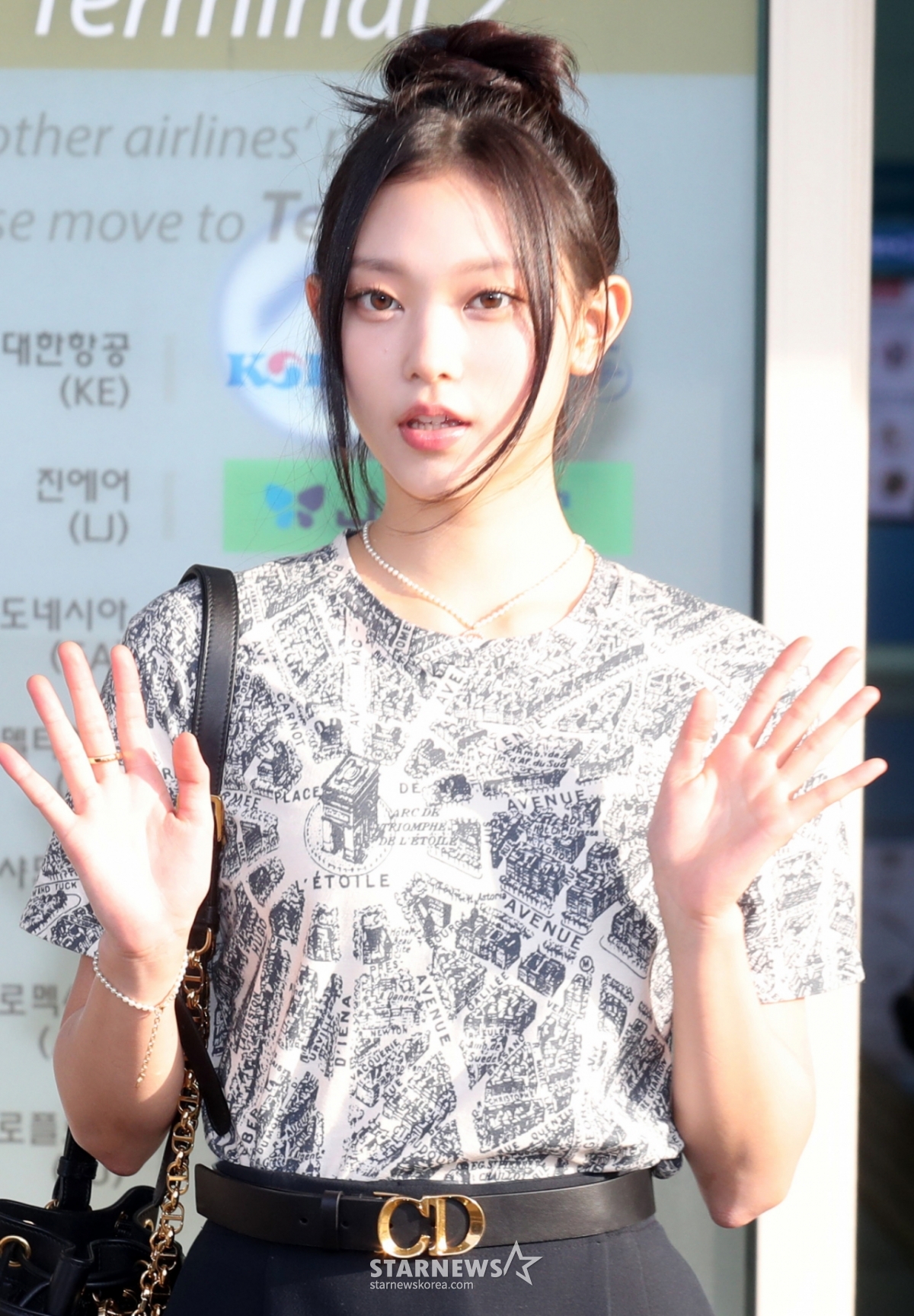 NewJeans member Hye-rin departed through Incheon International Airport on the afternoon of the 14th to attend the Dior Fall 2024 Collection Show. 2024.04.14 /Photo=Senior reporter Im Seong-gyun
