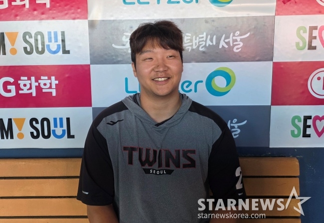 LG Moon Bo-kyung expresa sus impresiones tras ser seleccionado para el equipo nacional de los Juegos Asiáticos de 2026, el 11, antes del partido contra SSG en Jamsil. /foto=reportero Kim Dong-yoon