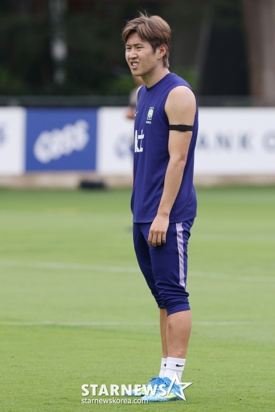 サッカーの大韓民国代表チームが20·26北中米ワールドカップ(W杯)を控え、8日、メキシコ·グアダラハラのチバス·ベルデ·バジェで練習を行った。 李カンインがパッシングパターンの練習をしている。 /写真=キム·ジンギョン待機者