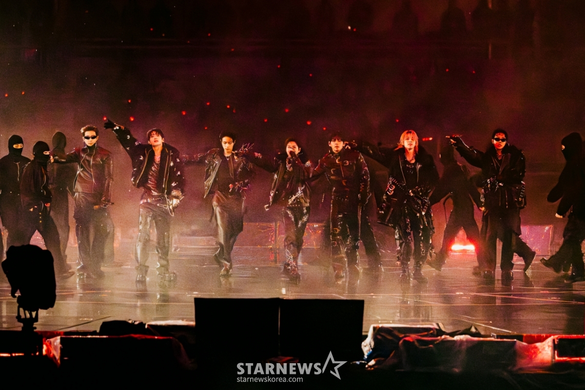 グループBTS(BTS)が11日、京畿道高陽総合運動場のメインスタジアムで行われた「BTSワールドツアー『アリラン』(BTS WORLD TOUR『ARIRANG』)」コンサートで華麗な舞台を披露している。 /写真提供=HYBE2026.04.11 /写真=イ·ドンフン photoguy@