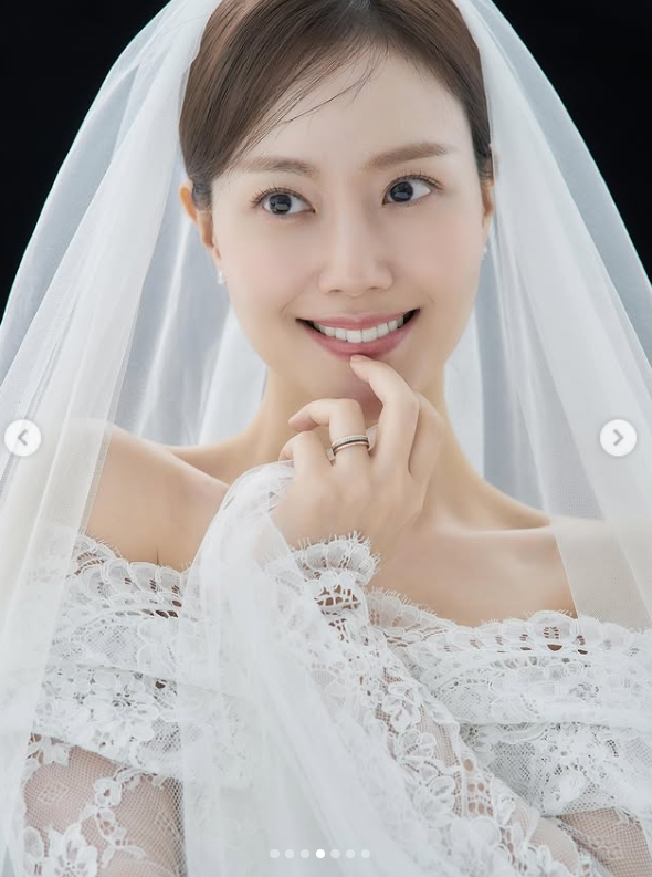 /foto=Perfil personal de Moon Chae-won