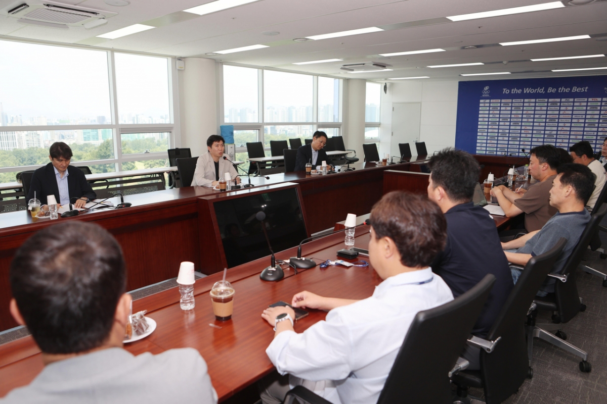 Image of the meeting between the Korean Olympic Committee president and the Association of Sports Federations. /Photo=Korean Olympic Committee