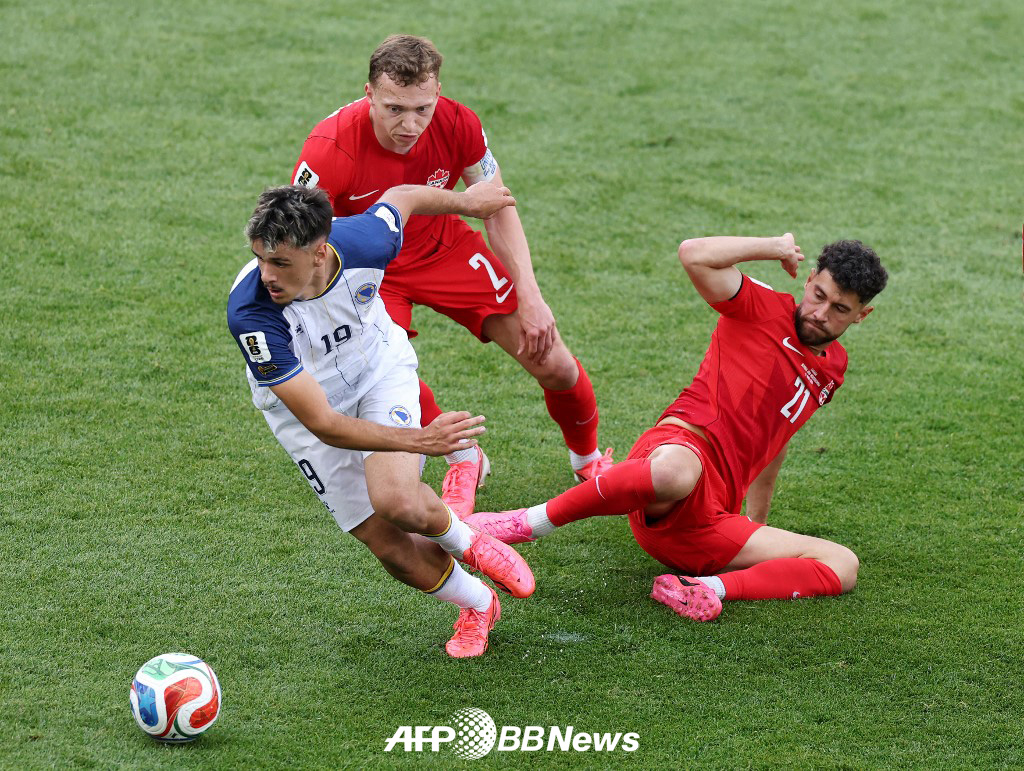 13日、カナダ·トロントで行われたカナダとボスニア·ヘルツェゴビナの2026 FIFA北中米W杯1次リーグB組第1戦の様子。 /AFPBBNews=ニュース1