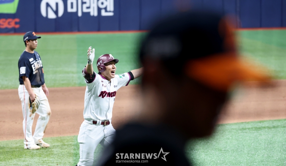 [한번에쓱] '한화 보살팬도 고개 돌리게 만든' 서건창의 키움 5번째 끝내기안타