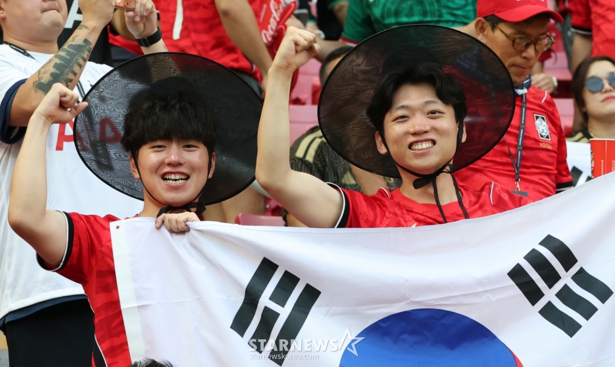 [포토] 붉은악마 '사자보이스도 왔어요'