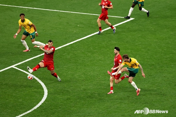 Scene from the Australia-Turkey match. /AFPBBNews=NEWS1