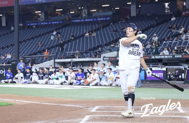 Ким Дон Чжу из Университета Йонсей выступил на 4-м хоум-ране Hanwha Eaglesbae High School-University All-Star Game, который состоялся в парке Hanwha Life Ball в Тэджоне 8-го числа. /Фото = Предоставлено Hanwha Eagles