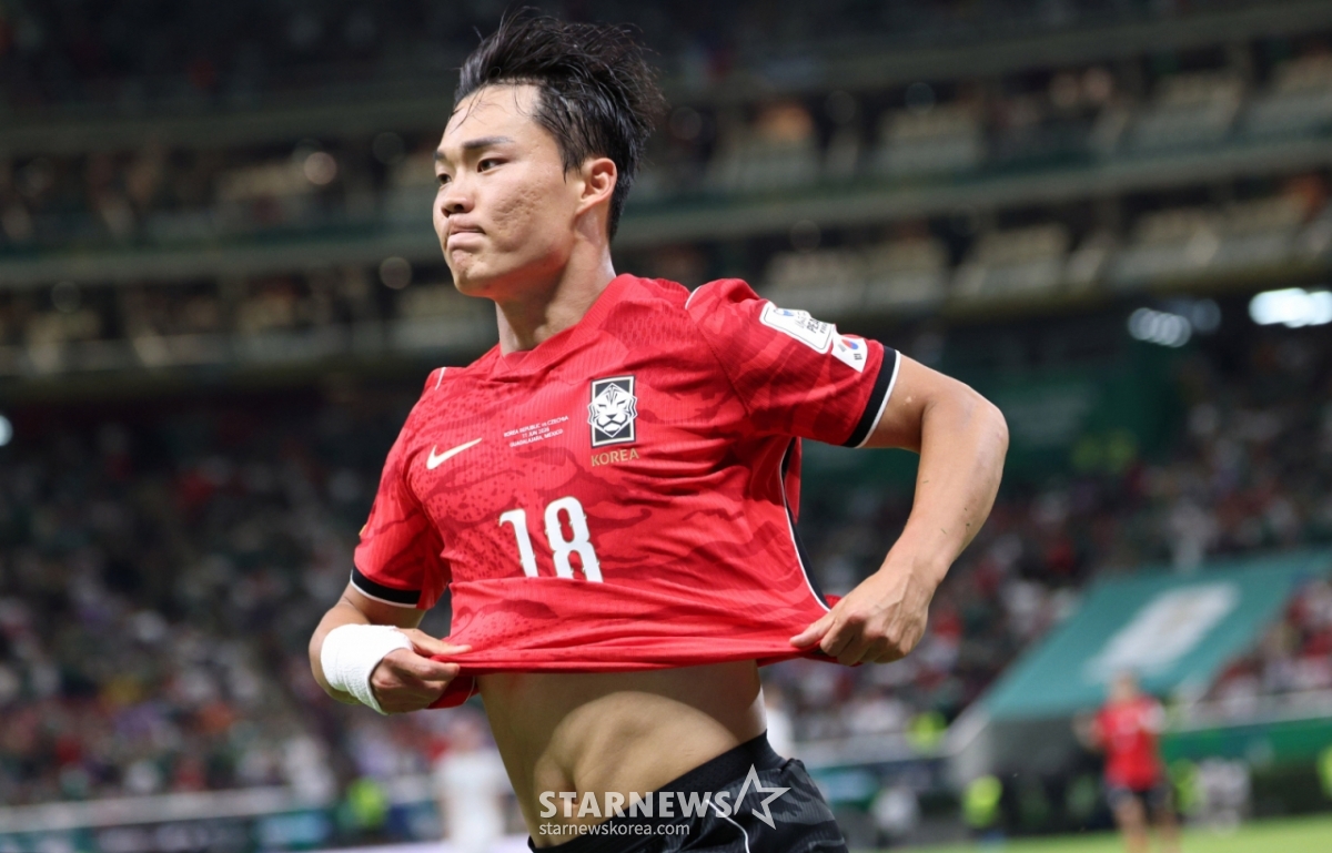 Trận đấu giữa Hàn Quốc và Cộng hòa Séc trong vòng loại A của World Cup Bắc Trung Mỹ 2026 đã được tổ chức tại Estadio Acron ở Guadalajara, Mexico vào ngày 12 (giờ Hàn Quốc). Oh Hyun Gyu đang hoan hô sau khi ghi bàn thắng lội ngược dòng. /Ảnh = Người chờ đợi Kim Jin Kyung