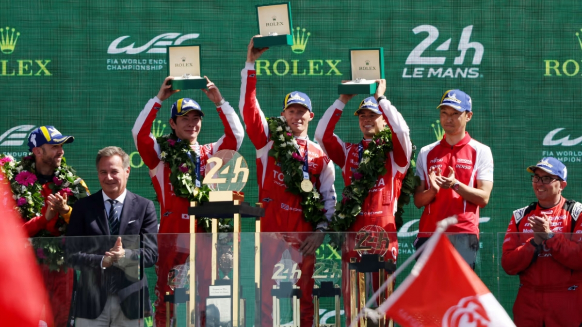 * Кобаяси, К. де Брис (Toyota Racing M. Konway, Kobayashi, N. de Bris).